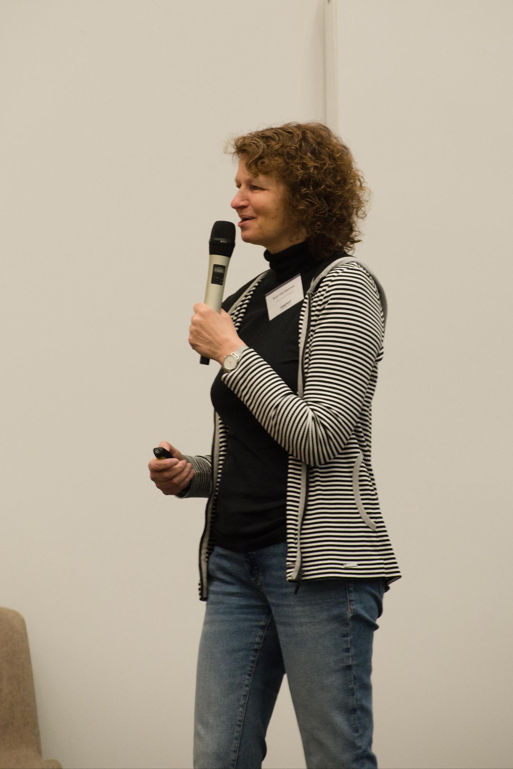 Professor Ute Hoecker